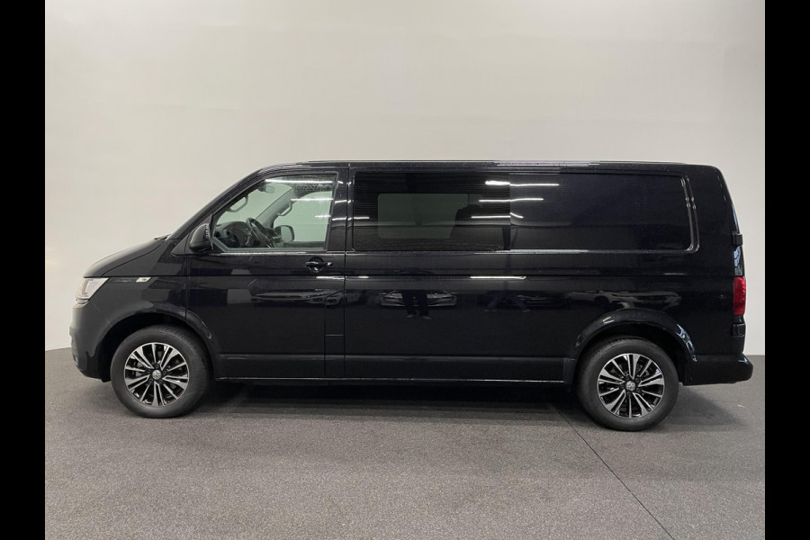 Volkswagen Transporter 2.0 150PK L2H1 Highline Automaat Dubbele Cabine Airco  Navi Parkeersensoren Camera Trekhaak Carplay