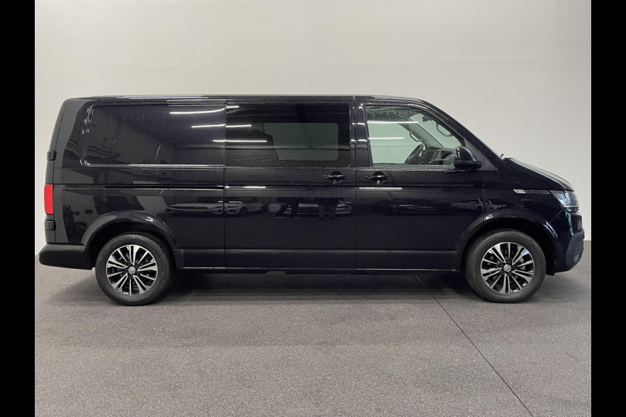 Volkswagen Transporter 2.0 150PK L2H1 Highline Automaat Dubbele Cabine Airco  Navi Parkeersensoren Camera Trekhaak Carplay