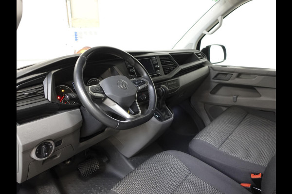 Volkswagen Transporter 2.0 150PK L2H1 Highline Automaat Dubbele Cabine Airco  Navi Parkeersensoren Camera Trekhaak Carplay