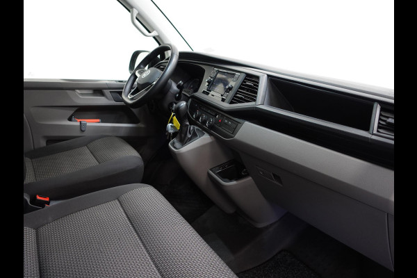 Volkswagen Transporter 2.0 150PK L2H1 Highline Automaat Dubbele Cabine Airco  Navi Parkeersensoren Camera Trekhaak Carplay