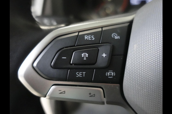 Volkswagen Transporter 2.0 150PK L2H1 Highline Automaat Dubbele Cabine Airco  Navi Parkeersensoren Camera Trekhaak Carplay