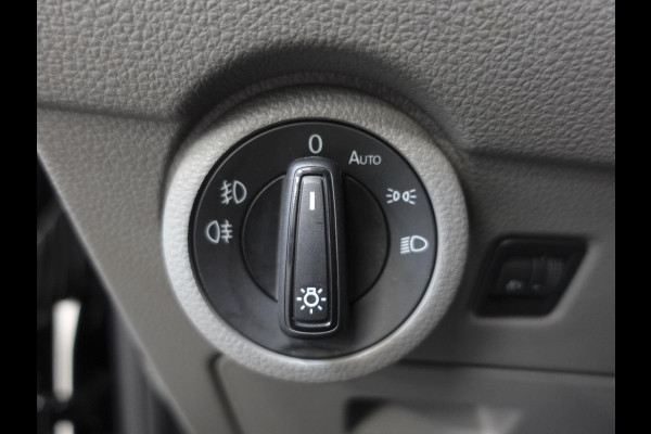 Volkswagen Transporter 2.0 150PK L2H1 Highline Automaat Dubbele Cabine Airco  Navi Parkeersensoren Camera Trekhaak Carplay