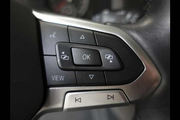 Volkswagen Transporter 2.0 150PK L2H1 Highline Automaat Dubbele Cabine Airco  Navi Parkeersensoren Camera Trekhaak Carplay