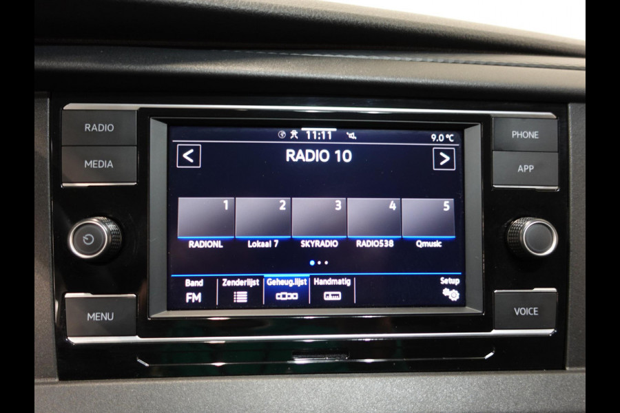 Volkswagen Transporter 2.0 150PK L2H1 Highline Automaat Dubbele Cabine Airco  Navi Parkeersensoren Camera Trekhaak Carplay