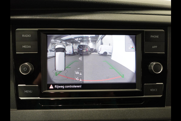 Volkswagen Transporter 2.0 150PK L2H1 Highline Automaat Dubbele Cabine Airco  Navi Parkeersensoren Camera Trekhaak Carplay