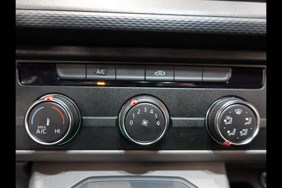 Volkswagen Transporter 2.0 150PK L2H1 Highline Automaat Dubbele Cabine Airco  Navi Parkeersensoren Camera Trekhaak Carplay
