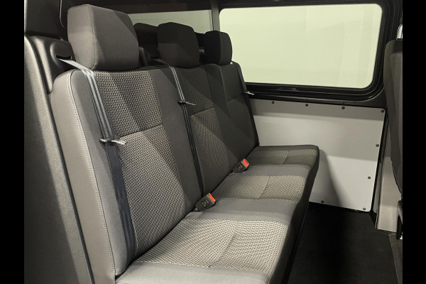 Volkswagen Transporter 2.0 150PK L2H1 Highline Automaat Dubbele Cabine Airco  Navi Parkeersensoren Camera Trekhaak Carplay