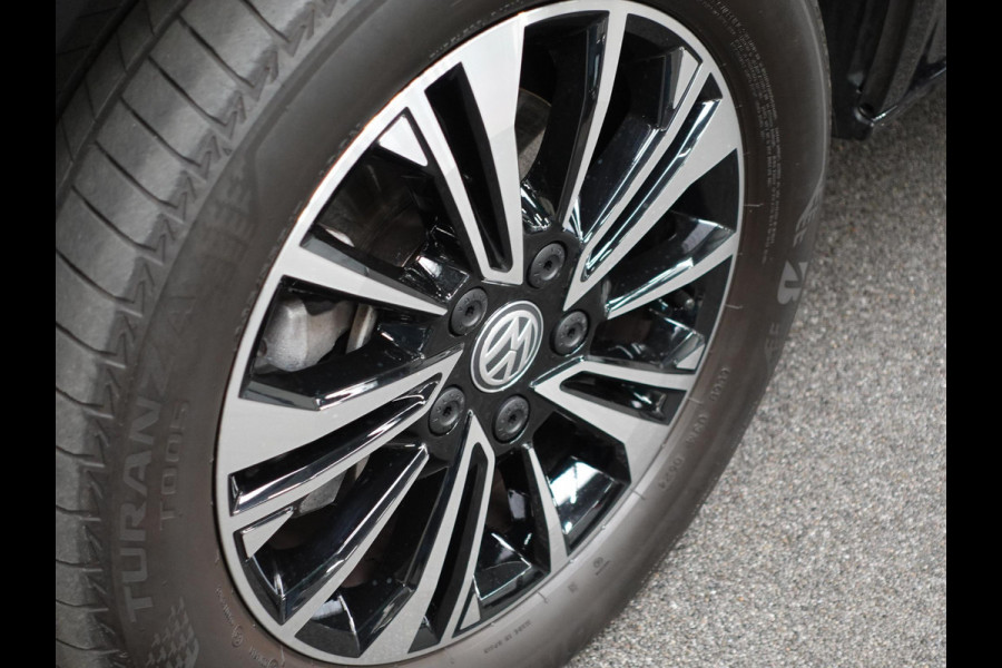 Volkswagen Transporter 2.0 150PK L2H1 Highline Automaat Dubbele Cabine Airco  Navi Parkeersensoren Camera Trekhaak Carplay