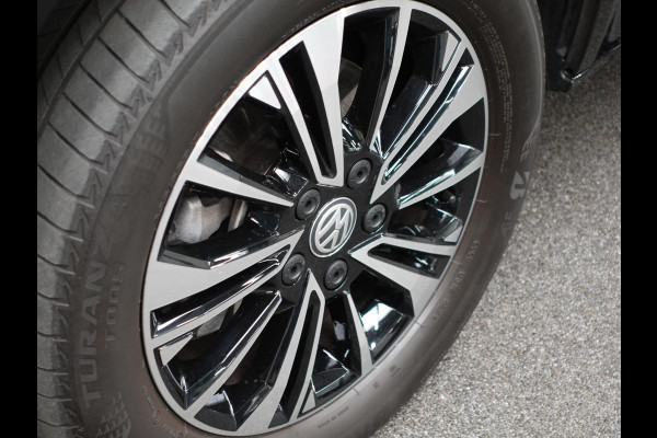 Volkswagen Transporter 2.0 150PK L2H1 Highline Automaat Dubbele Cabine Airco  Navi Parkeersensoren Camera Trekhaak Carplay