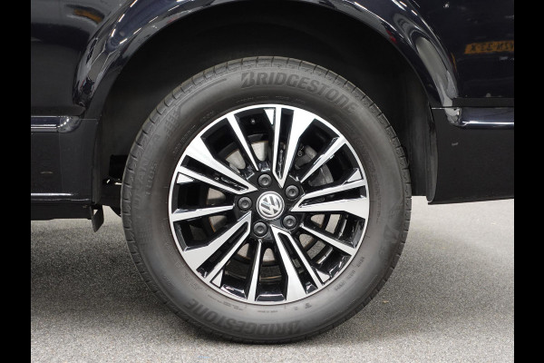 Volkswagen Transporter 2.0 150PK L2H1 Highline Automaat Dubbele Cabine Airco  Navi Parkeersensoren Camera Trekhaak Carplay