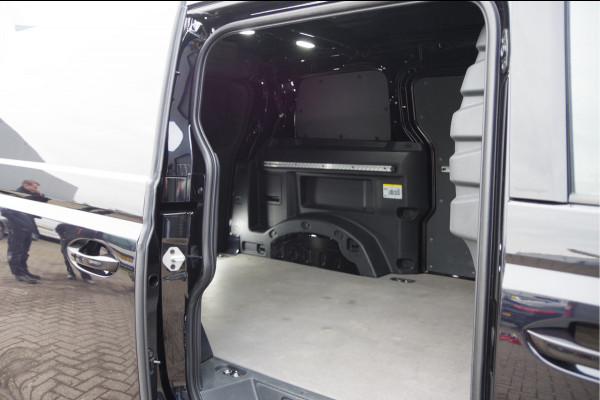 Volkswagen ID. Buzz Cargo 77 kWh 204PK, 3-ZITS, LED, ADAPT. CRUISE, CAMERA, STOELVERWARMING, STUURVERWARMING, CARPLAY, ELEKTR. ACHTERKLEP, PARKEERSE