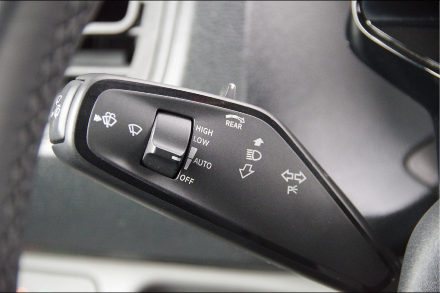 Volkswagen ID. Buzz Cargo 77 kWh 204PK, 3-ZITS, LED, ADAPT. CRUISE, CAMERA, STOELVERWARMING, STUURVERWARMING, CARPLAY, ELEKTR. ACHTERKLEP, PARKEERSE