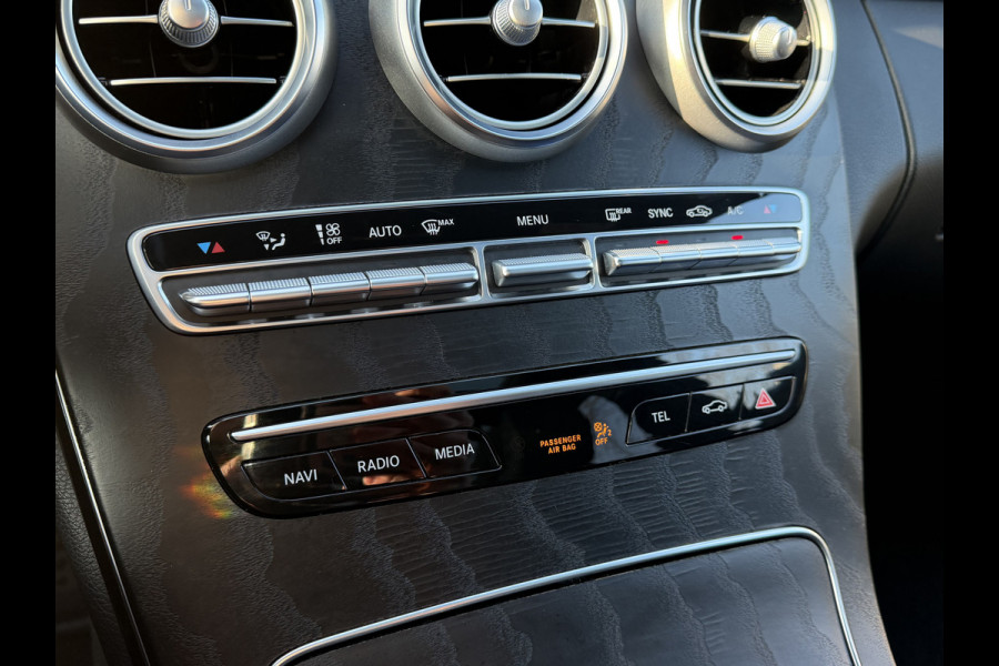 Mercedes-Benz C-Klasse Estate 180 Business AMG / Automaat / Panorama / Elek. stoelen / Parkassist / 19'' LM