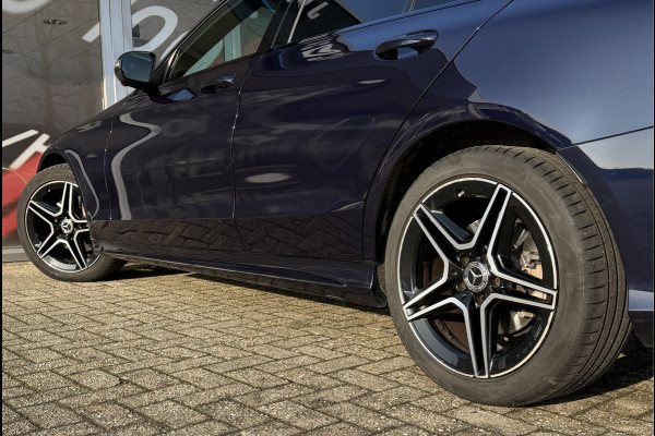 Mercedes-Benz C-Klasse Estate 180 Business AMG / Automaat / Panorama / Elek. stoelen / Parkassist / 19'' LM