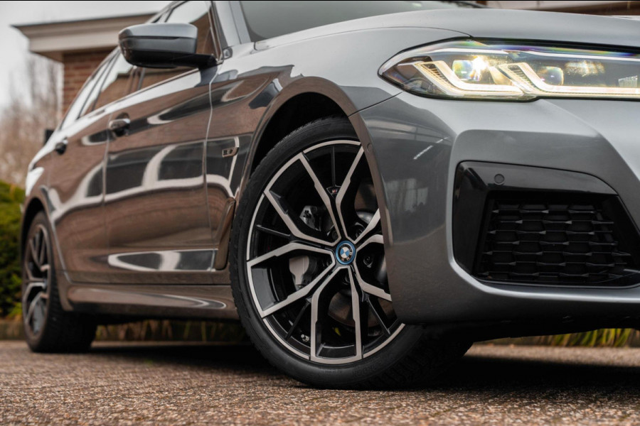 BMW 5 Serie Touring 530e Business Edition Plus M-Sport Laser Pano Memory Leder 19''