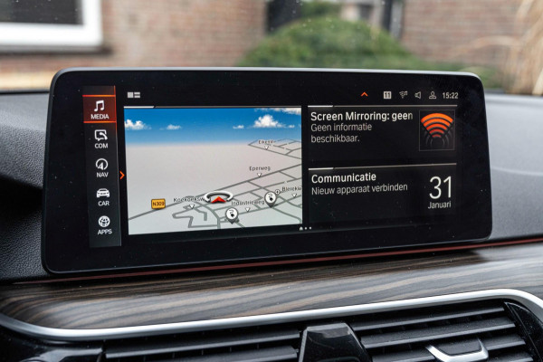 BMW 5 Serie Touring 530e Business Edition Plus M-Sport Laser Pano Memory Leder 19''