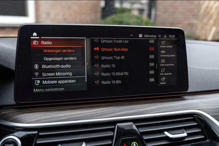 BMW 5 Serie Touring 530e Business Edition Plus M-Sport Laser Pano Memory Leder 19''