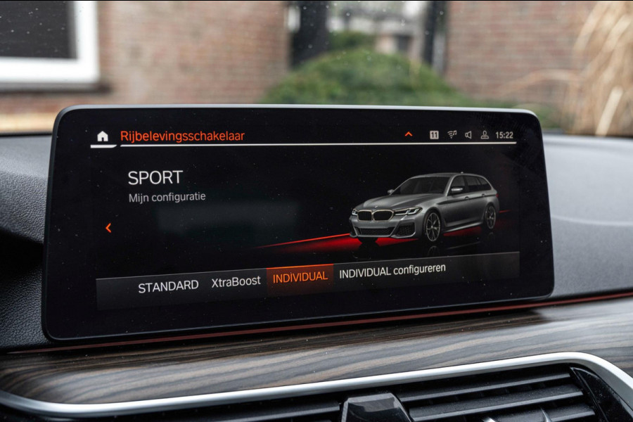 BMW 5 Serie Touring 530e Business Edition Plus M-Sport Laser Pano Memory Leder 19''