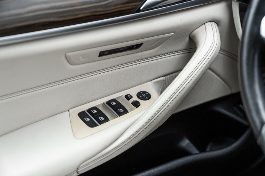 BMW 5 Serie Touring 530e Business Edition Plus M-Sport Laser Pano Memory Leder 19''