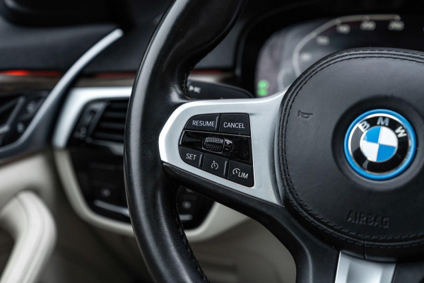 BMW 5 Serie Touring 530e Business Edition Plus M-Sport Laser Pano Memory Leder 19''