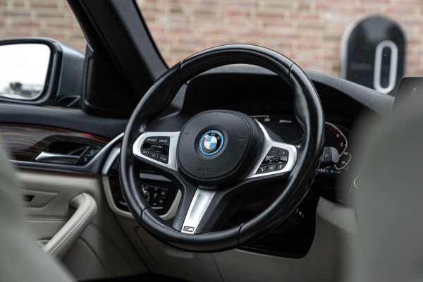 BMW 5 Serie Touring 530e Business Edition Plus M-Sport Laser Pano Memory Leder 19''