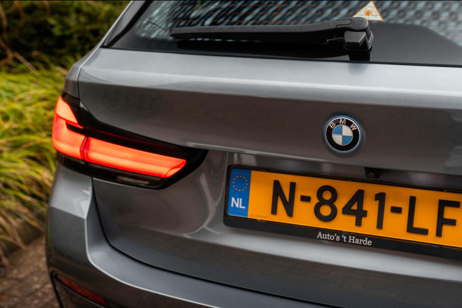 BMW 5 Serie Touring 530e Business Edition Plus M-Sport Laser Pano Memory Leder 19''