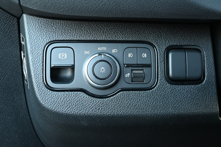 Mercedes-Benz Sprinter 319 CDI 4x4 L2H2 AWD Draaistoelen, MBUX 10.25 met 360 graden camera, LED, Etc.
