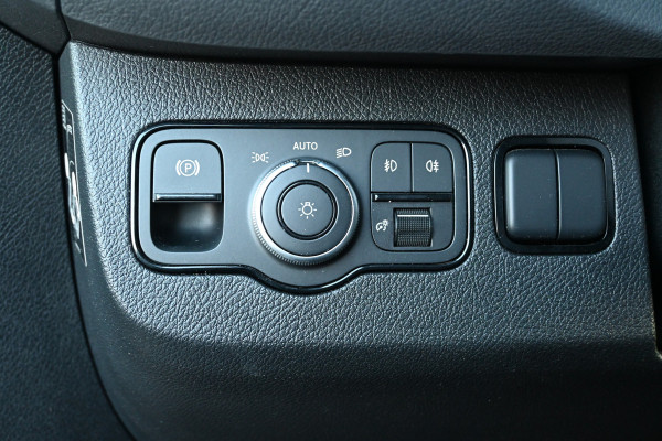Mercedes-Benz Sprinter 319 CDI 4x4 L2H2 AWD Draaistoelen, MBUX 10.25 met 360 graden camera, LED, Etc.
