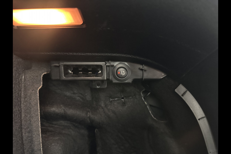 BMW X4 xDrive20d M-Sportpack High Executive Black-Edition Aut. *PANO | LEATHER | BI-XENON | ADAPTIVE-CRUISE | KEYLESS | HEATED-SPORTSEATS | NAVI-FULLMAP | CAMERA | ECC | HEAD-UP | PDC | SHIFTPADDLES | TOWBAR | PRIVACYGLASS | 20''ALU *