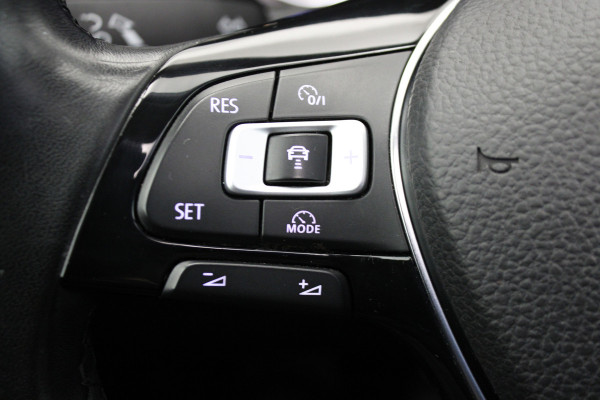 Volkswagen T-Roc 1.0 TSI Style |Pano|Navi|