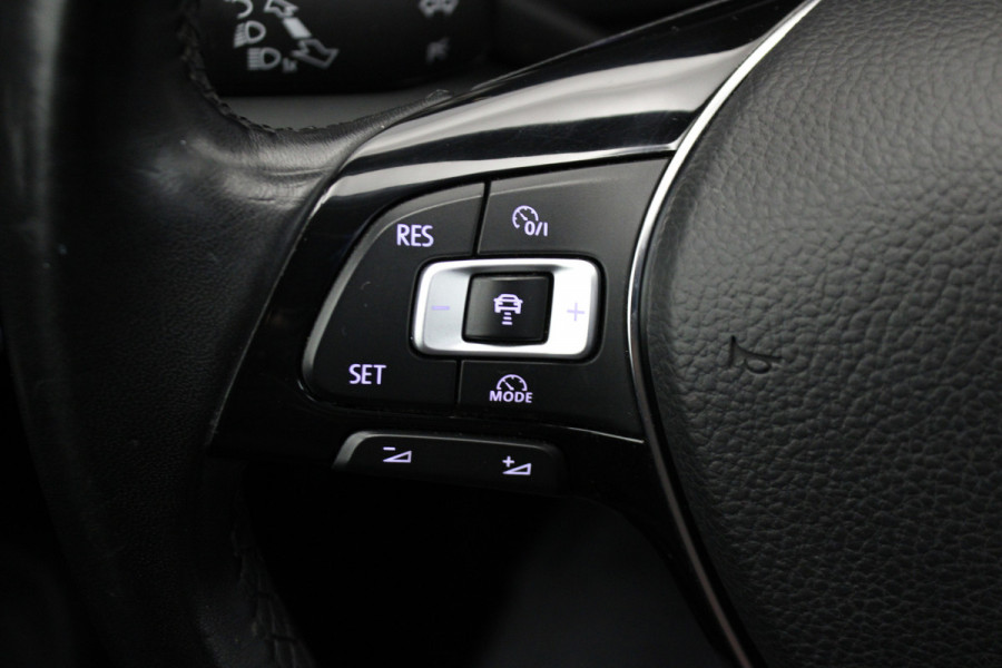 Volkswagen T-Roc 1.0 TSI Style |Pano|Navi|