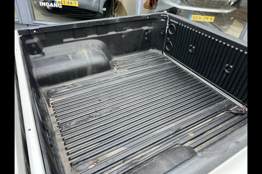 Toyota Hilux 2.4 D-4D-F Double Cab Professional