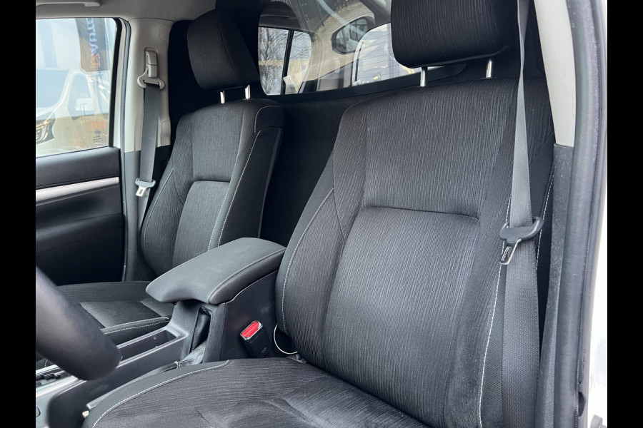 Toyota Hilux 2.4 D-4D-F Double Cab Professional