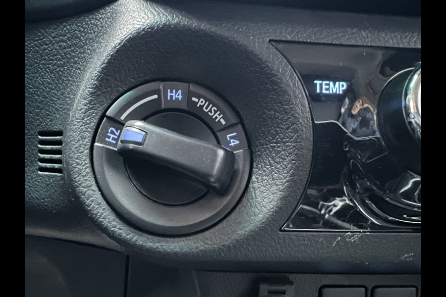 Toyota Hilux 2.4 D-4D-F Double Cab Professional