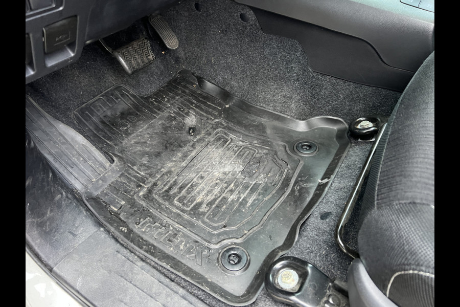 Toyota Hilux 2.4 D-4D-F Double Cab Professional