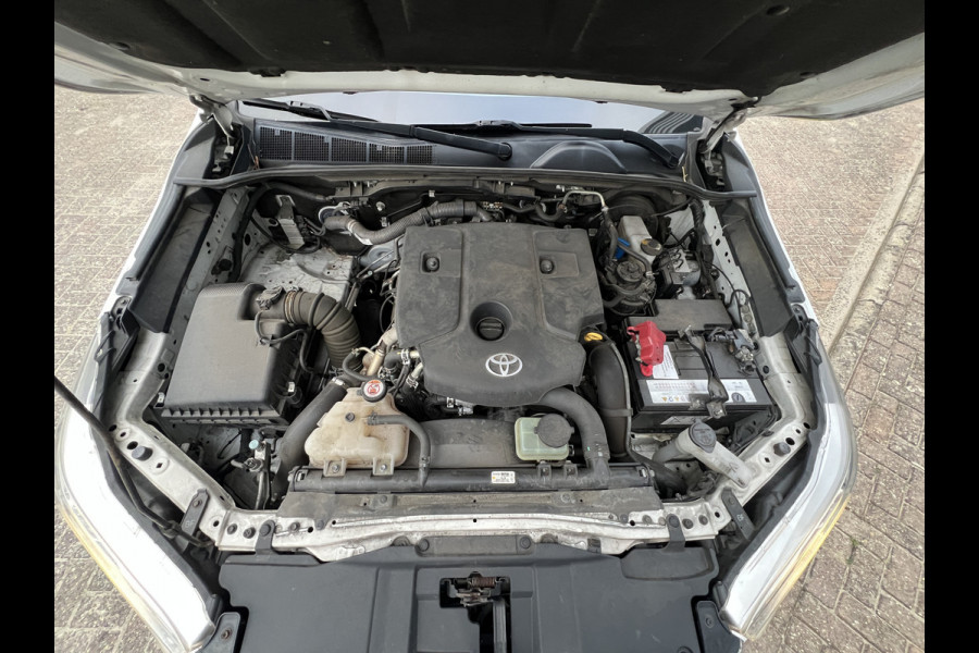 Toyota Hilux 2.4 D-4D-F Double Cab Professional