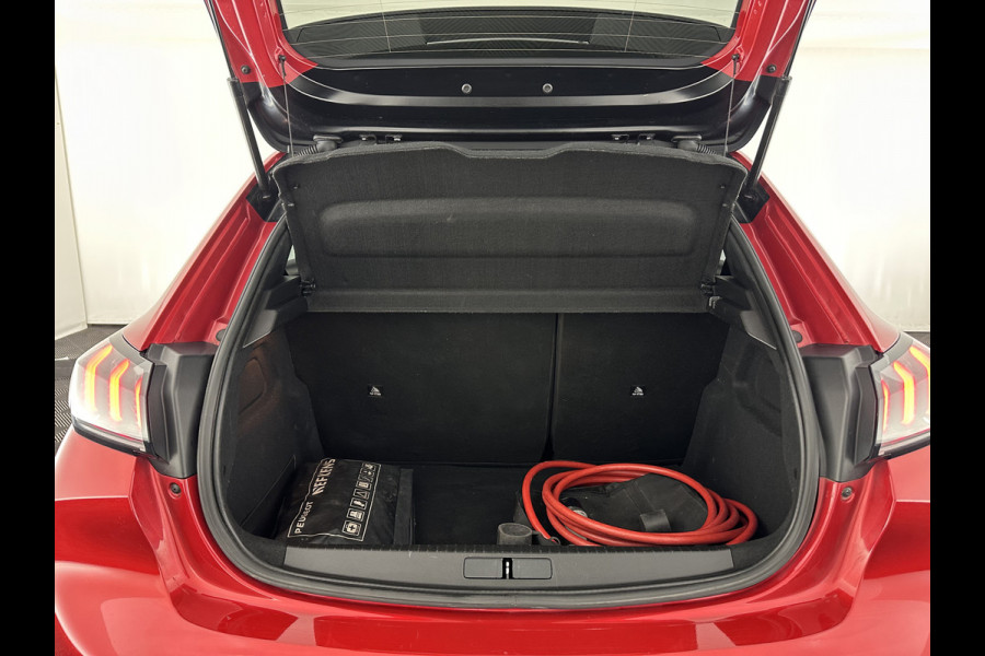 Peugeot e-208 EV GT Pack 50 kWh [ 3-Fase-11kW ] {SOH-88%] (INCL-BTW) *FULL-LED | DIGI-COCKPIT | BLINDSPOT | CAMERA | LEATHER-ALCANTARA | AMBIENTLIGHT | NAVI-FULLMAP | LANE-ASSIST | KEYLESS | DAB | CCS-FASTLOADER | HEATED-SPORTSEATS | 17''ALU*