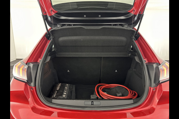 Peugeot e-208 EV GT Pack 50 kWh [ 3-Fase-11kW ] {SOH-88%] (INCL-BTW) *FULL-LED | DIGI-COCKPIT | BLINDSPOT | CAMERA | LEATHER-ALCANTARA | AMBIENTLIGHT | NAVI-FULLMAP | LANE-ASSIST | KEYLESS | DAB | CCS-FASTLOADER | HEATED-SPORTSEATS | 17''ALU*