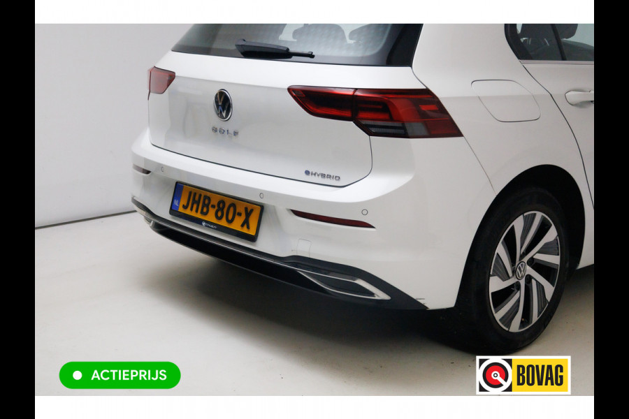 Volkswagen Golf 1.4 eHybrid 204 PK | Camera | Elec. Ergo best. stoel met geheugen en massage | Adap.Cruise, Travelassist, Navigatie, App. connect, IQ Led