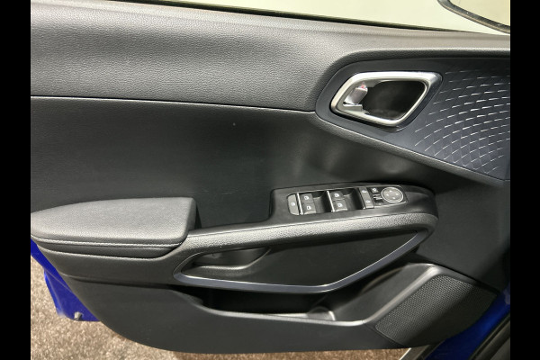 Kia e-Soul DynamicPlusLine 64 kWh Parkeercamera | Navigatie | Panoramadak Soh (batterijcheck) Waarde 97,7 %