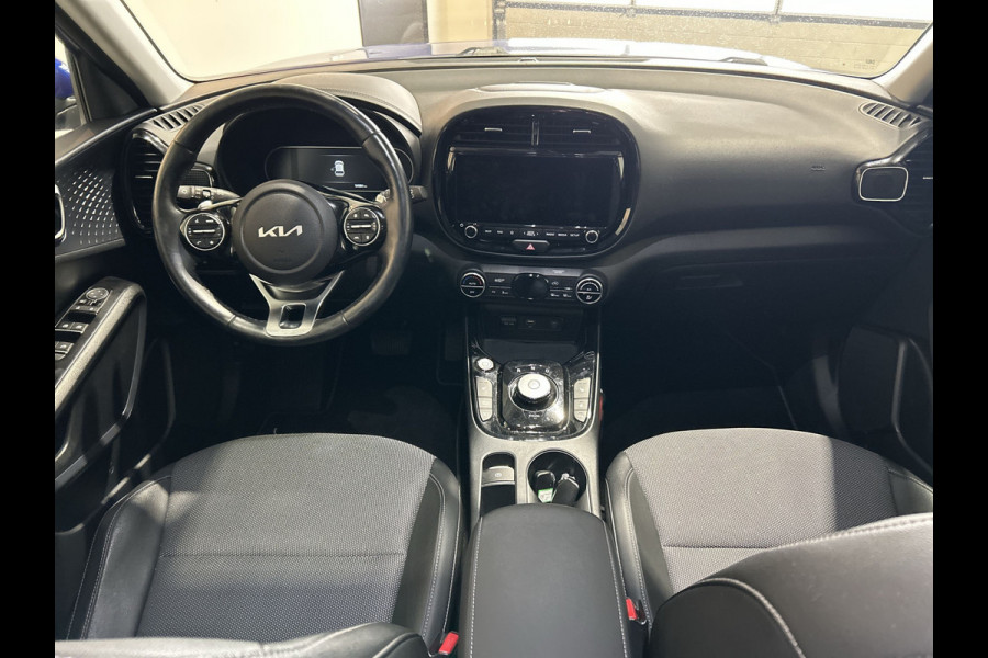 Kia e-Soul DynamicPlusLine 64 kWh Parkeercamera | Navigatie | Panoramadak Soh (batterijcheck) Waarde 97,7 %