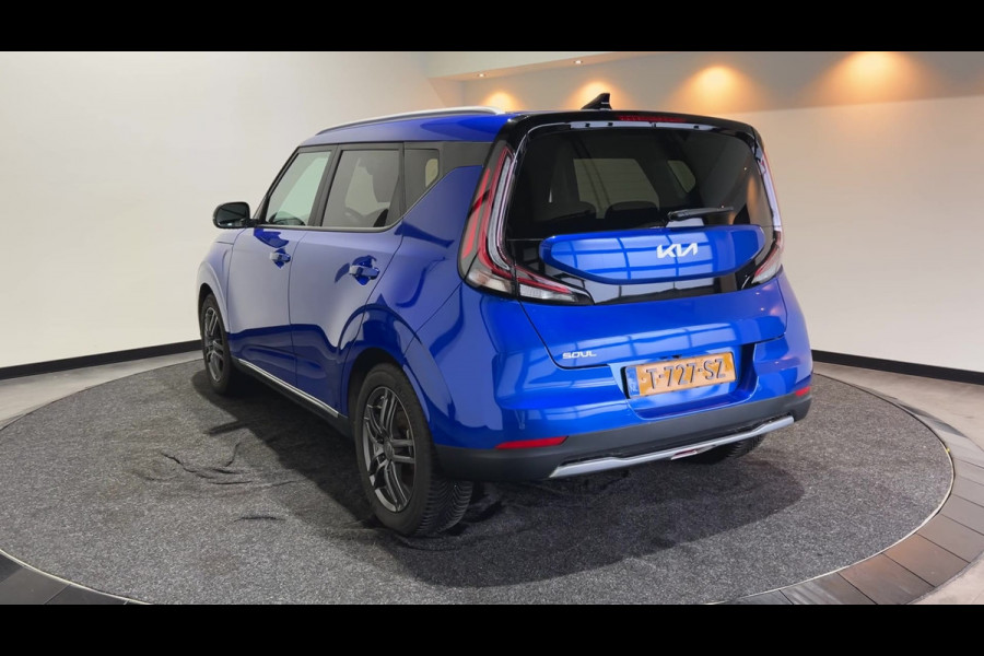 Kia e-Soul DynamicPlusLine 64 kWh Parkeercamera | Navigatie | Panoramadak Soh (batterijcheck) Waarde 97,7 %