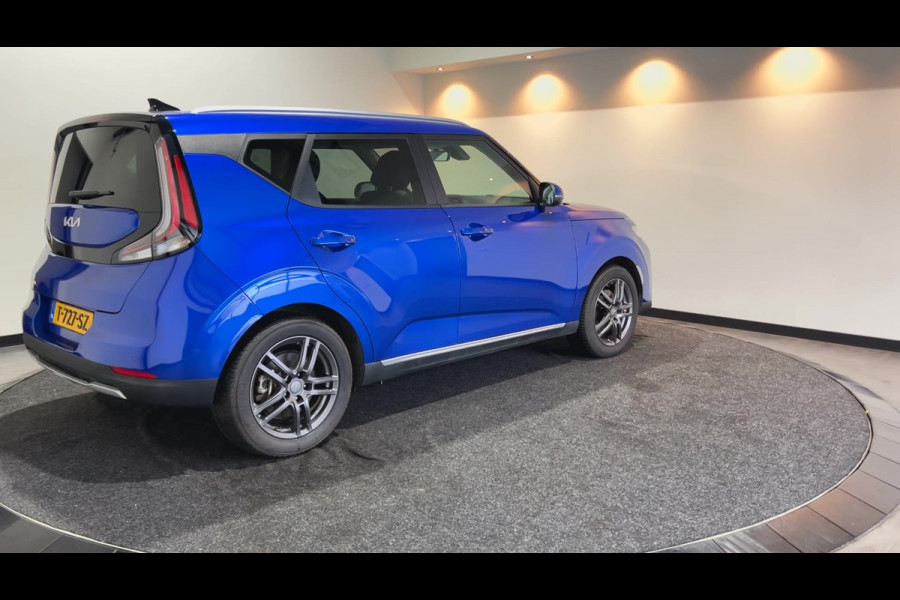 Kia e-Soul DynamicPlusLine 64 kWh Parkeercamera | Navigatie | Panoramadak Soh (batterijcheck) Waarde 97,7 %