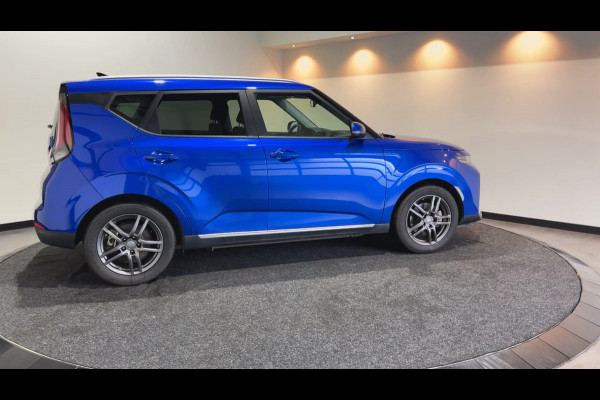 Kia e-Soul DynamicPlusLine 64 kWh Parkeercamera | Navigatie | Panoramadak Soh (batterijcheck) Waarde 97,7 %
