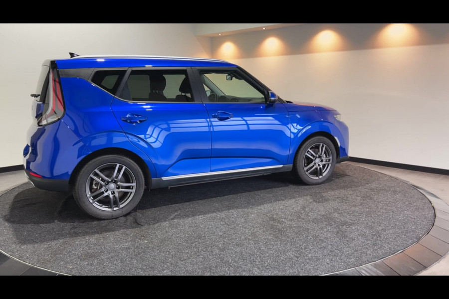 Kia e-Soul DynamicPlusLine 64 kWh Parkeercamera | Navigatie | Panoramadak Soh (batterijcheck) Waarde 97,7 %