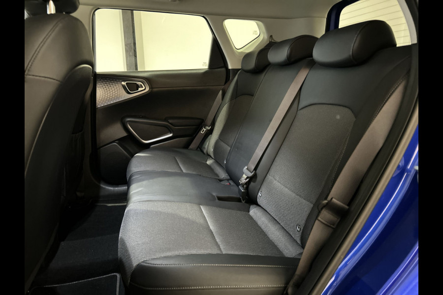 Kia e-Soul DynamicPlusLine 64 kWh Parkeercamera | Navigatie | Panoramadak Soh (batterijcheck) Waarde 97,7 %