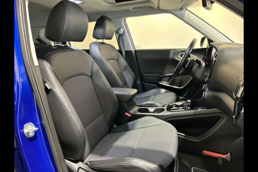 Kia e-Soul DynamicPlusLine 64 kWh Parkeercamera | Navigatie | Panoramadak Soh (batterijcheck) Waarde 97,7 %