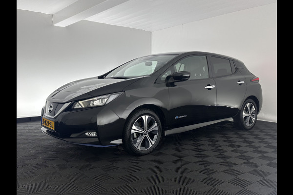 Nissan Leaf 3.Zero Limited Edition 62 kWh {SOH-92%} (INCL-BTW) Aut. *HEATPUMP | LEATHER | ADAPTIVE-CRUISE | FULL-LED | DIGI-COCKPIT | TOPVIEW | BOSE-AUDIO | KEYLESS | DAB+ | BLINDSPOT | ECC | PDC | HEATED-COMFORTSEATS | 17"ALU*