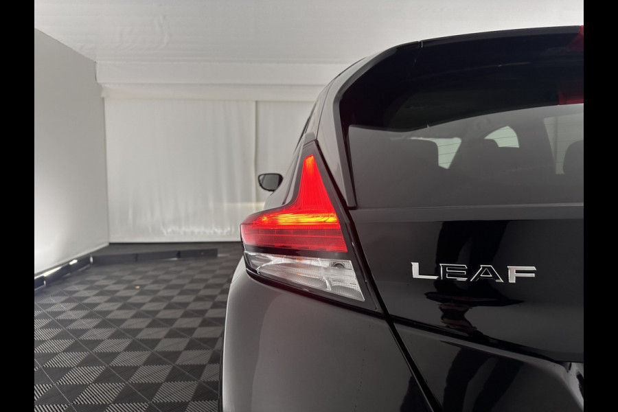 Nissan Leaf 3.Zero Limited Edition 62 kWh {SOH-92%} (INCL-BTW) Aut. *HEATPUMP | LEATHER | ADAPTIVE-CRUISE | FULL-LED | DIGI-COCKPIT | TOPVIEW | BOSE-AUDIO | KEYLESS | DAB+ | BLINDSPOT | ECC | PDC | HEATED-COMFORTSEATS | 17"ALU*