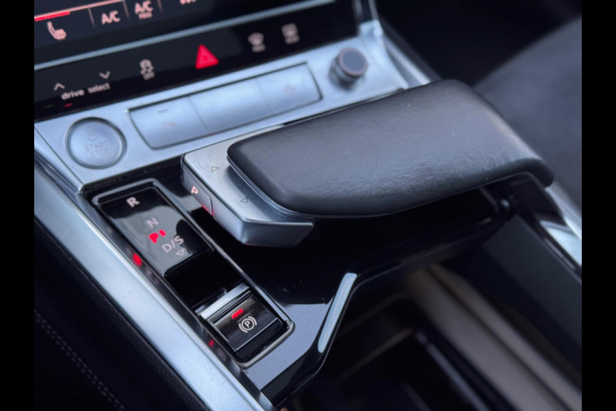 Audi e-tron E-tron 50 quattro Launch edition Black 71 kWh Pano/Memory